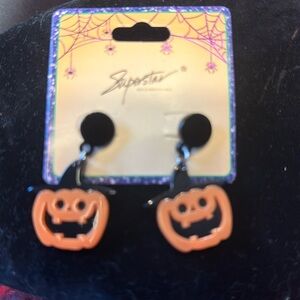 Halloween smiling pumpkin earrings. Very cute pierced earrings.​